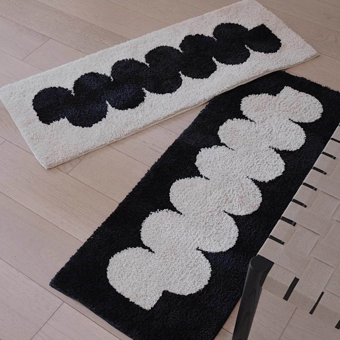 高级奶油风黑白植绒地毯簇绒家用客厅茶几毯吸水防滑卧室床边地毯