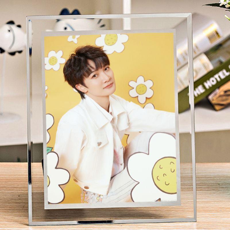 卡布叻_周深定制相框摆台明星信片图片diy宿舍办公室装饰品