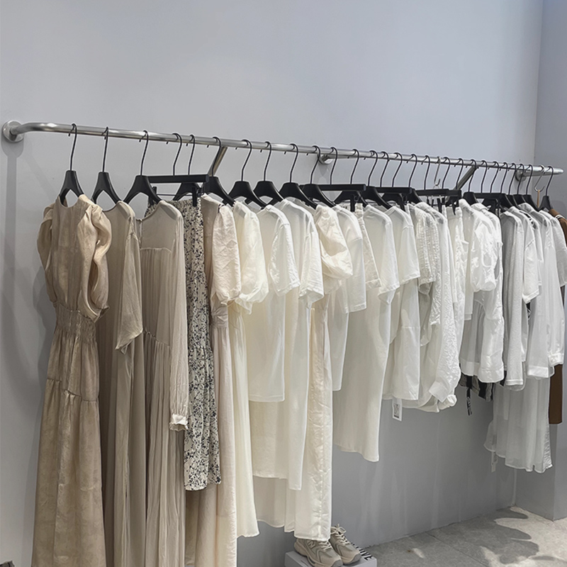 不锈钢拉丝墙上壁挂服装展示架服装店专用网红陈列架上墙架挂衣杆