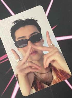 吴世勋50张精美镭射小卡全套EXO男团偶像周边自印小卡照片收纳册