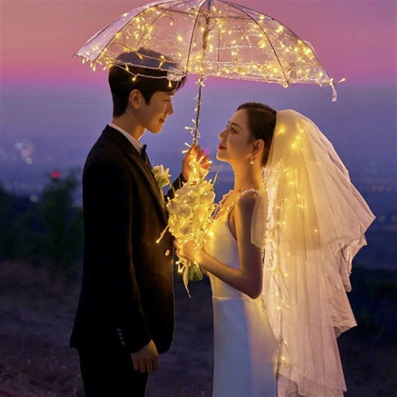 影楼婚纱外景写真拍照装饰新娘手捧花带灯透明伞灯串夜景摄影道具