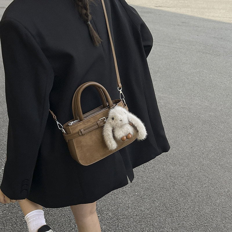 超火洋气复古手提小包包女式2025新款秋冬百搭高级感斜挎包小拎包,箱包皮具/热销女包/男包,通用款女包,淘宝优惠券,粉丝福利购,淘宝优惠卷