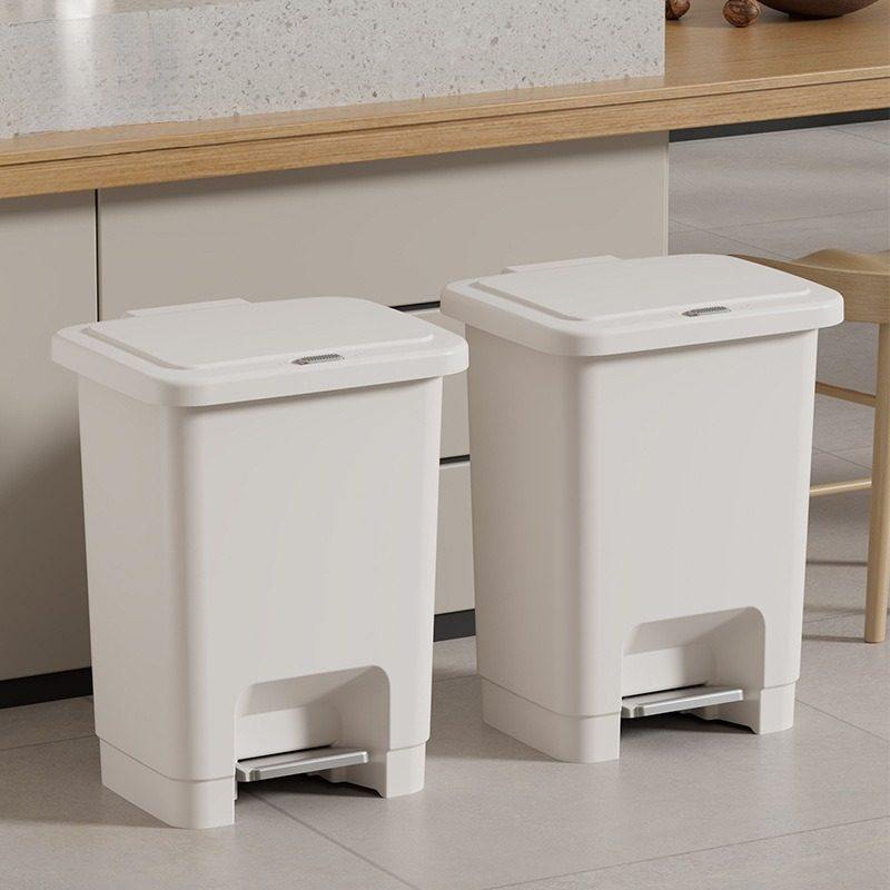 全新垃圾桶带锁扣脚踩开盖厨房垃圾桶可手提家用垃圾桶大号大容量
