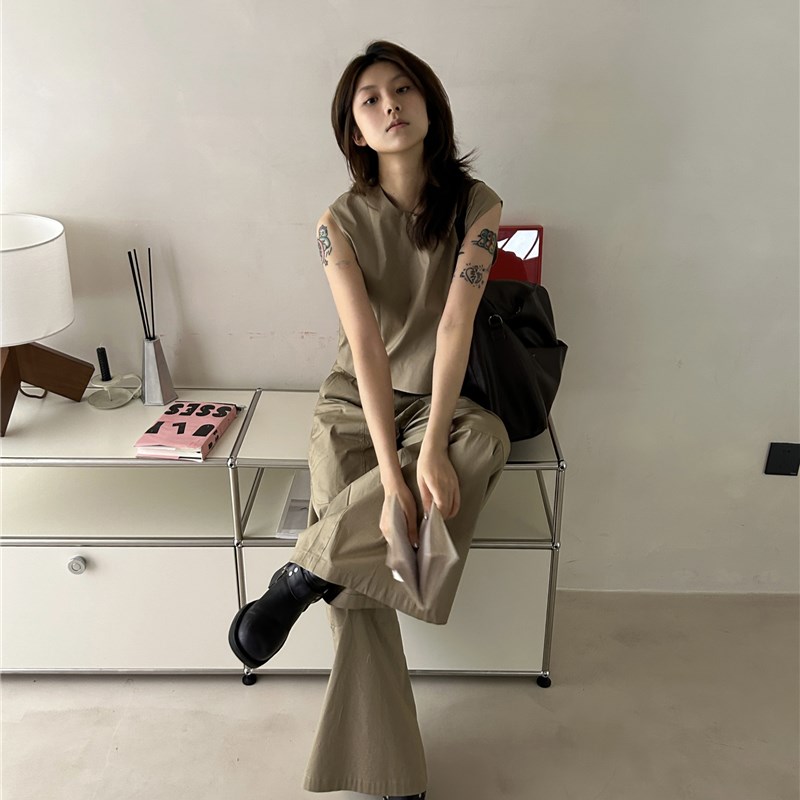 KiKat /怎么穿都型的无袖圆领短款马甲背心外穿薄款中式马夹女