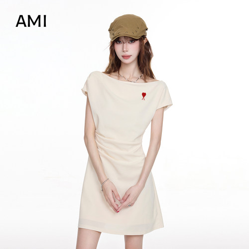 AMI官方美式新款简约一字肩褶皱连衣裙女夏季小个子收腰显瘦短裙