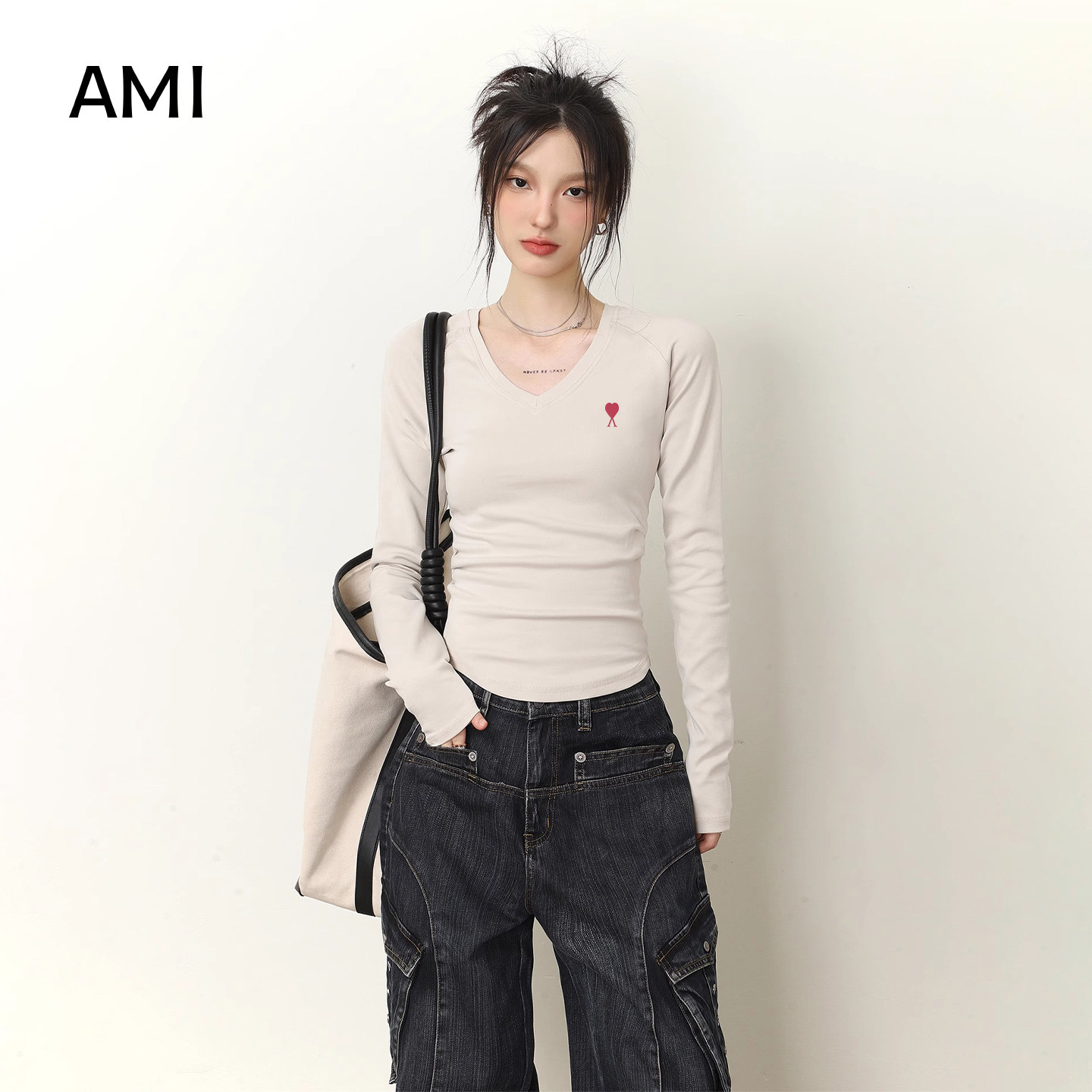 AMI官方2026美式V领抽褶针织衫长袖T恤女春初春正品收腰显瘦修身