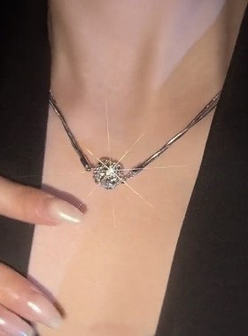 个性设计镶钻磁铁项链女轻奢气质高级感独特颈链锁骨U链2024年新