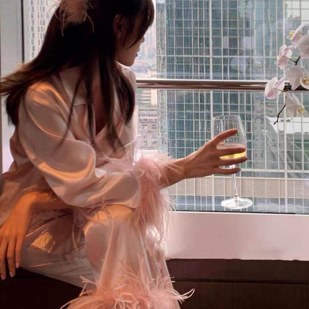 睡衣女春秋轻奢工冰丝羽毛新款缎面女士长袖家居服套装高贵系列