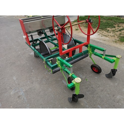 农业起垄覆膜机 四轮带的盖膜红薯蔬菜辣椒覆膜滴灌施肥一体机