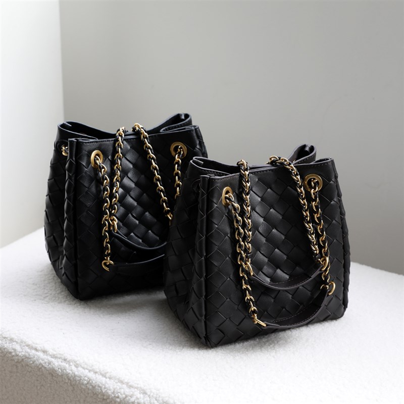 2025新款秋冬羊皮手工编织链条降落伞包单肩斜挎水桶包真皮女包