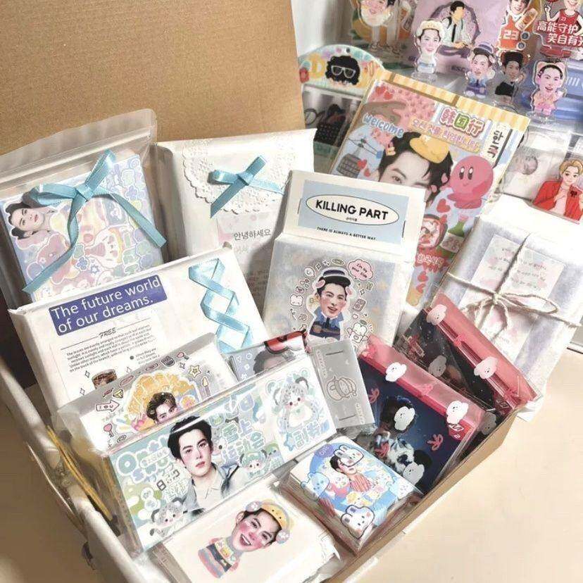 新9.9王鹤棣饭制随心配小卡应援周边数量感超值set立牌下单送小礼