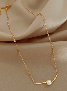 珍珠项链女2023新款爆款轻奢小众高级设计感锁骨链颈脖金色配饰品