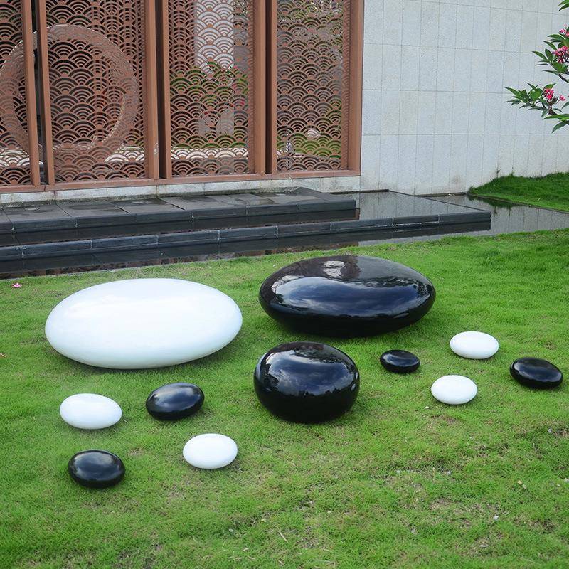 户外仿真围棋黑白棋子校园棋社公园石头装饰品摆件玻璃钢大型雕塑