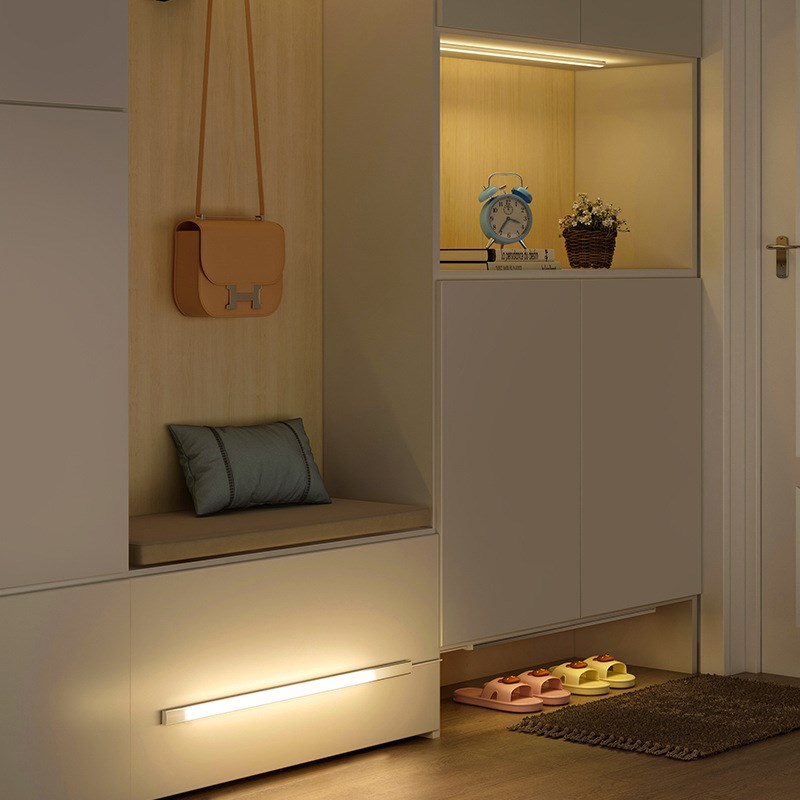 220v插电感应灯人体感应过道入户门衣柜卫生间夜间自动智能led灯