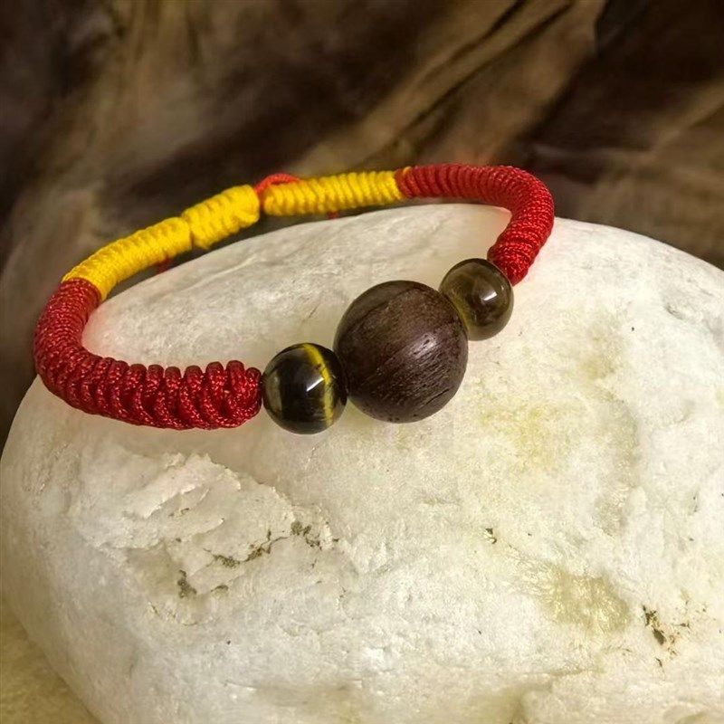 天然沉香虎眼石手链可调节大小孩手绳手工编织本命年红绳可定制款,饰品/流行首饰/时尚饰品新,沉香,淘宝优惠券,粉丝福利购,淘宝优惠卷