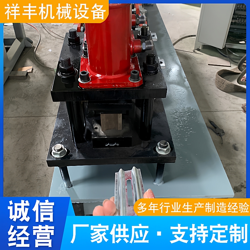 轻钢龙骨机械设备集成装修吊顶龙骨龙骨压瓦机轻钢别墅龙骨机