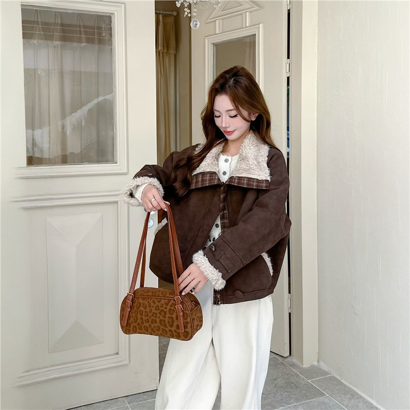 韩系翻领皮毛一体短外套