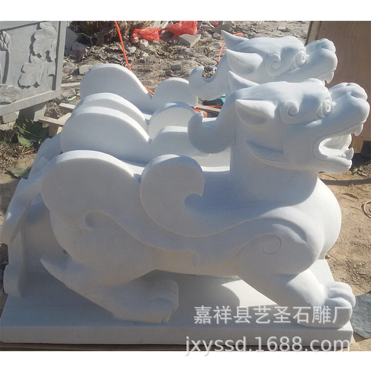厂家供应动物石雕晚霞红石雕麒麟现货低价出售庭院汉白玉貔貅