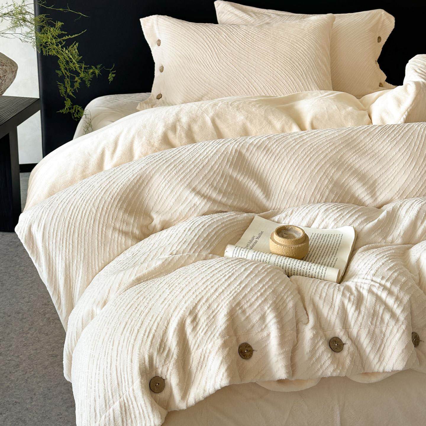 冬天加绒四件套冬季加厚雕花牛奶绒被套床品双面绒珊瑚绒被罩床单