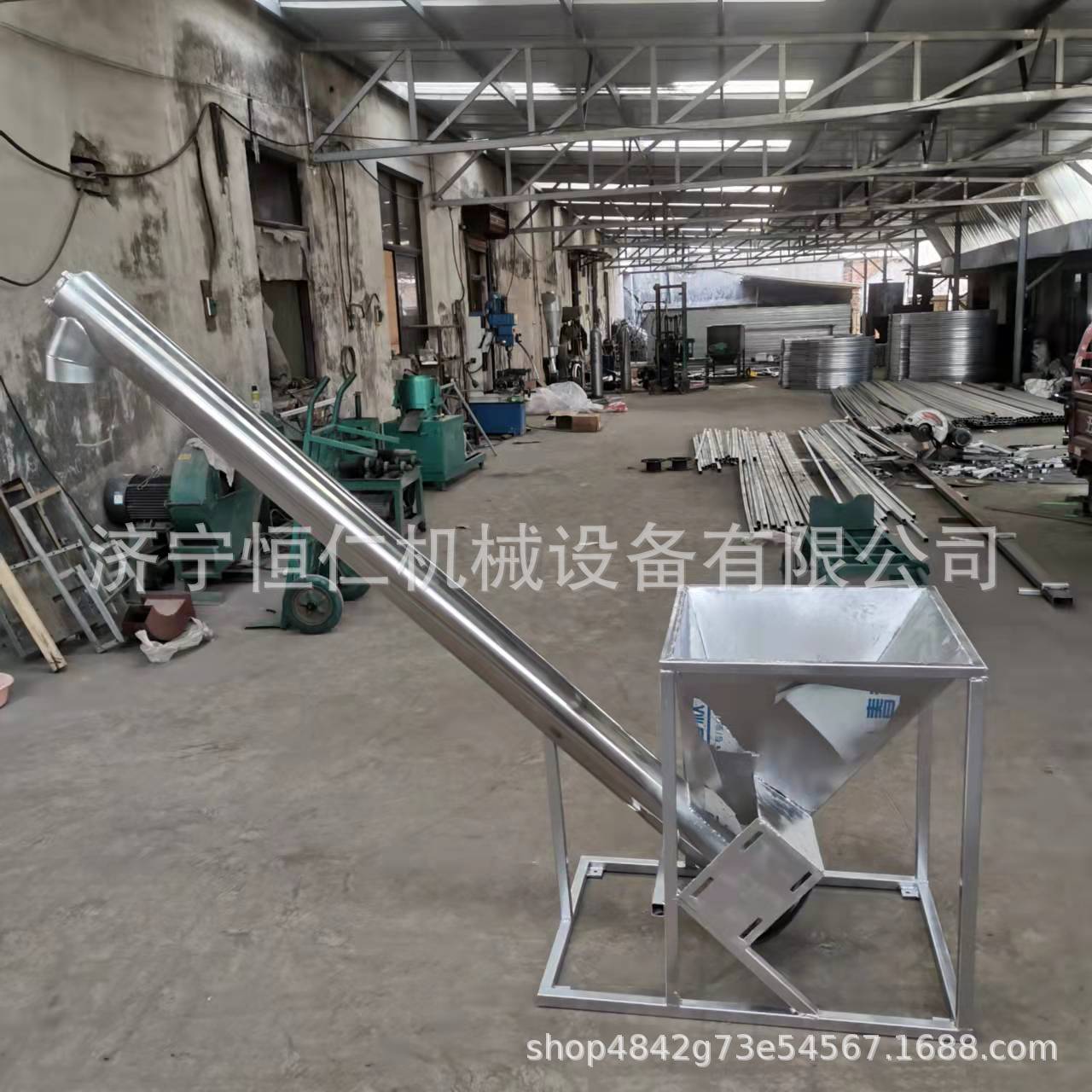 化工原料圆管提升机 生产不锈钢U型输送机 碳钢倾斜蛟龙提升机