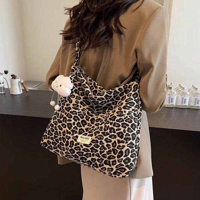 帆布袋带拉链帆布包包女大容量2024新款秋冬休闲豹纹斜挎包百搭上