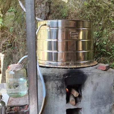 柴火蒸馏传统酿酒设备家用烧酒大型酒器小型白酒酒坊不锈钢商用