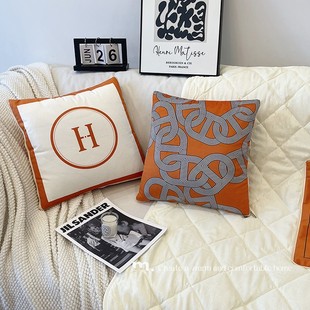 轻奢爱马橙意式抱枕被毯子简约二合一两用午休午睡客厅沙发靠垫被