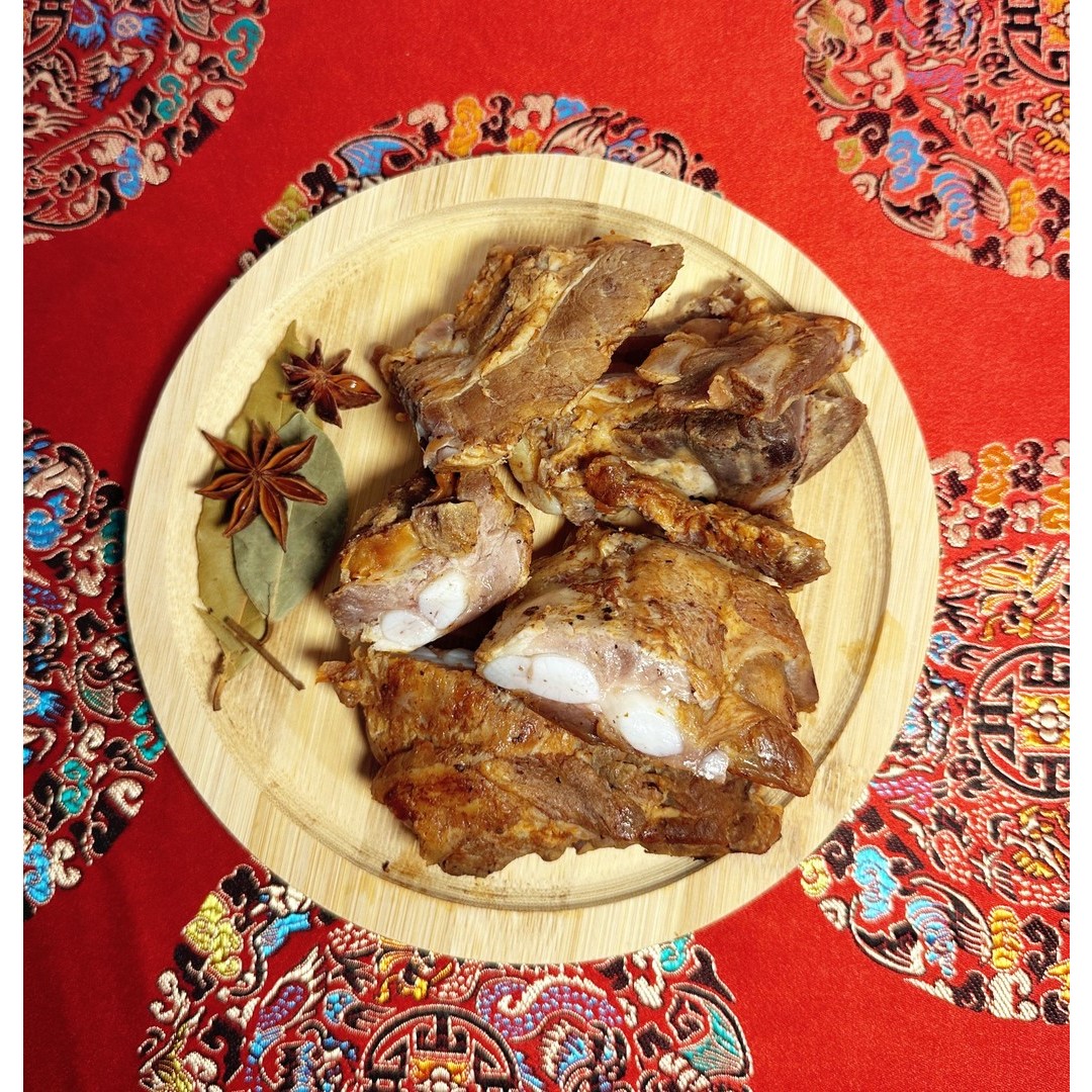 烧猪脆骨肉东北烧烤下酒美食香辣卤味真空包装开袋即食