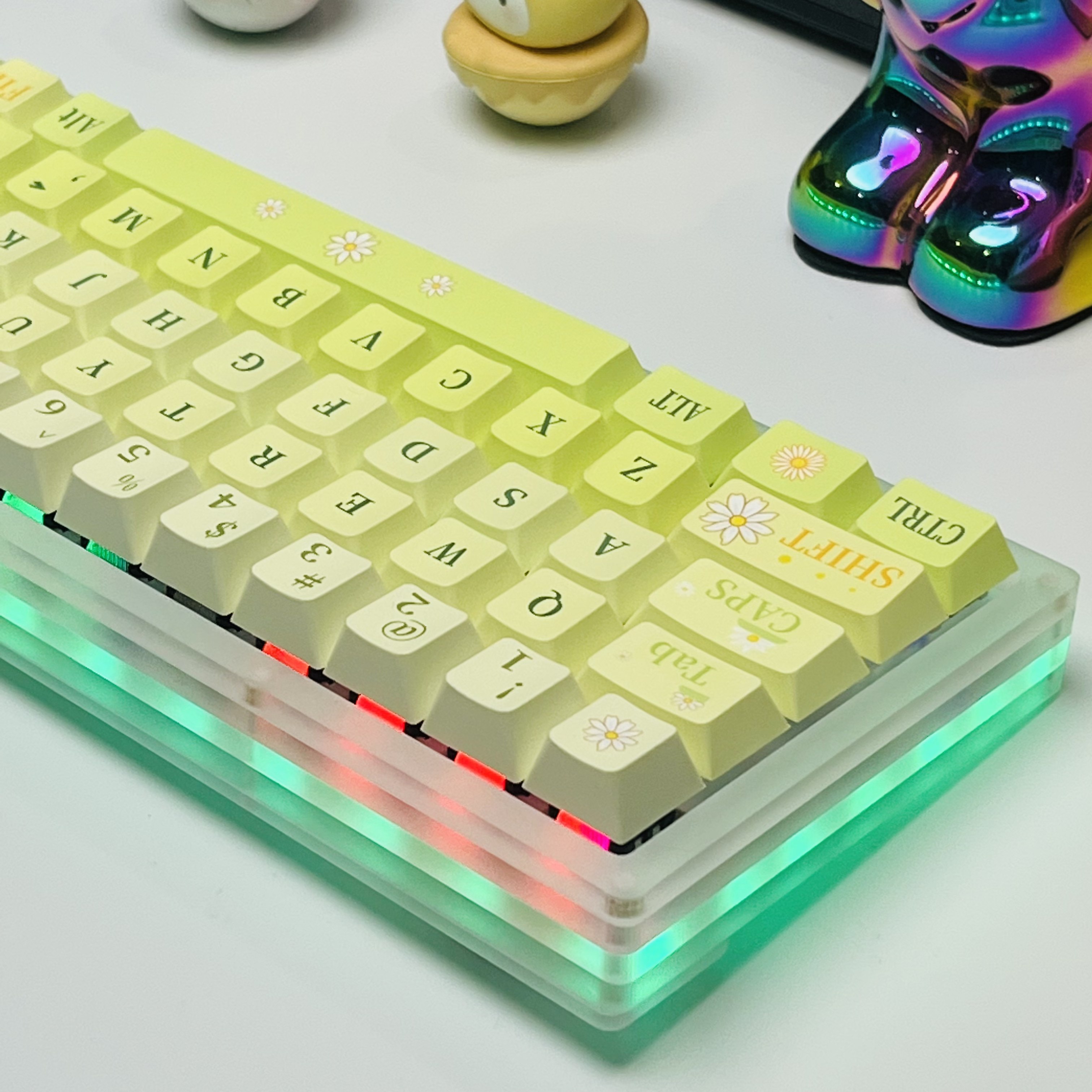 C68亚克力三模机械键盘无线蓝牙2.4G宏编程静音RGB游戏有线热插拔