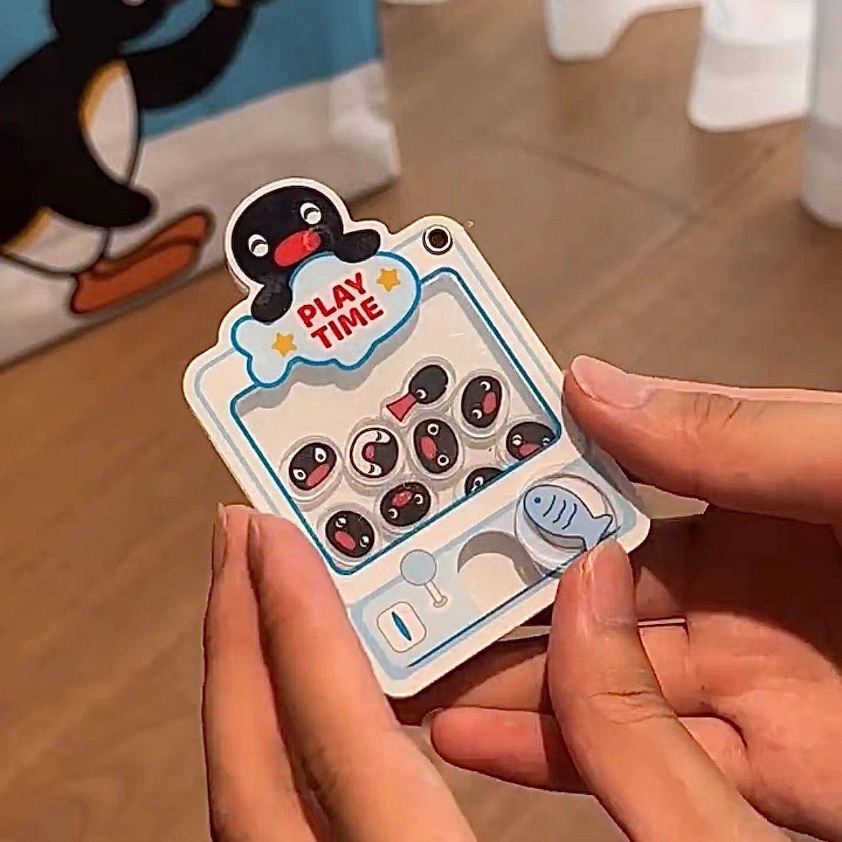 Pingu企鹅扭蛋机亚克力摇摇乐小红书同款卡通可爱背包挂件礼物