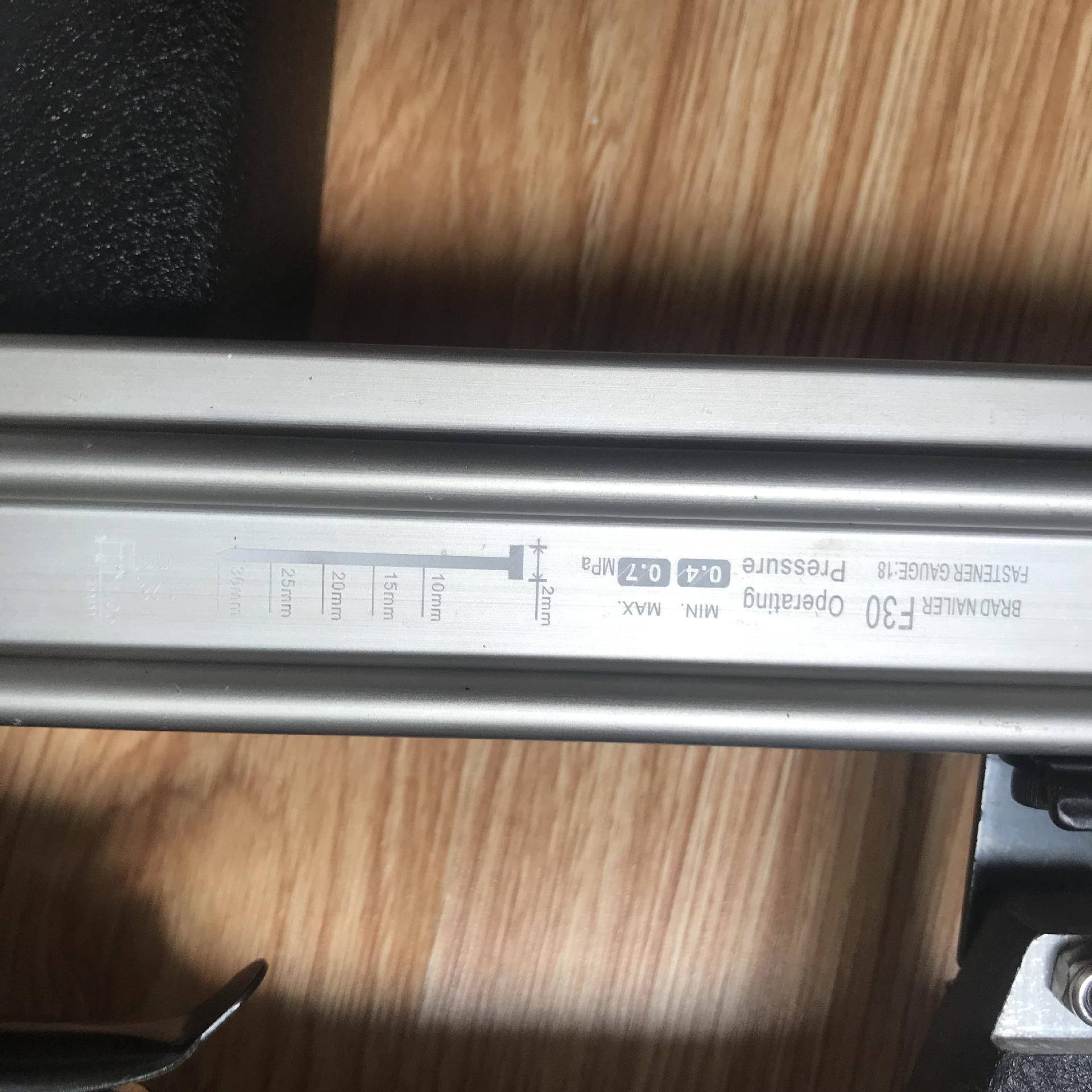 F30直钉枪工业级气动工具流行款气钉枪使用空压机工作