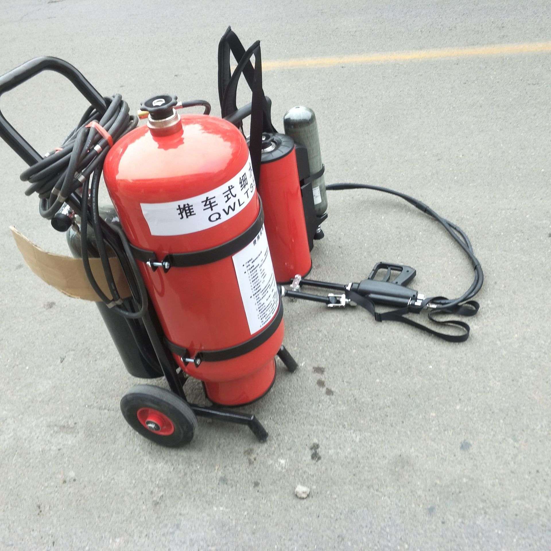 细水雾灭火枪 高压细水雾水枪 背负式灭火水抢细水雾灭火装置