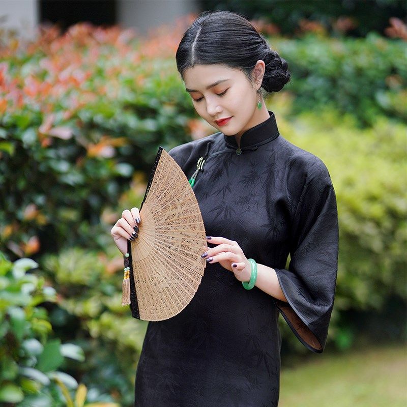 倒大袖旗袍年轻款少女2025年新款香云纱黑色一片式古法全开襟旗袍