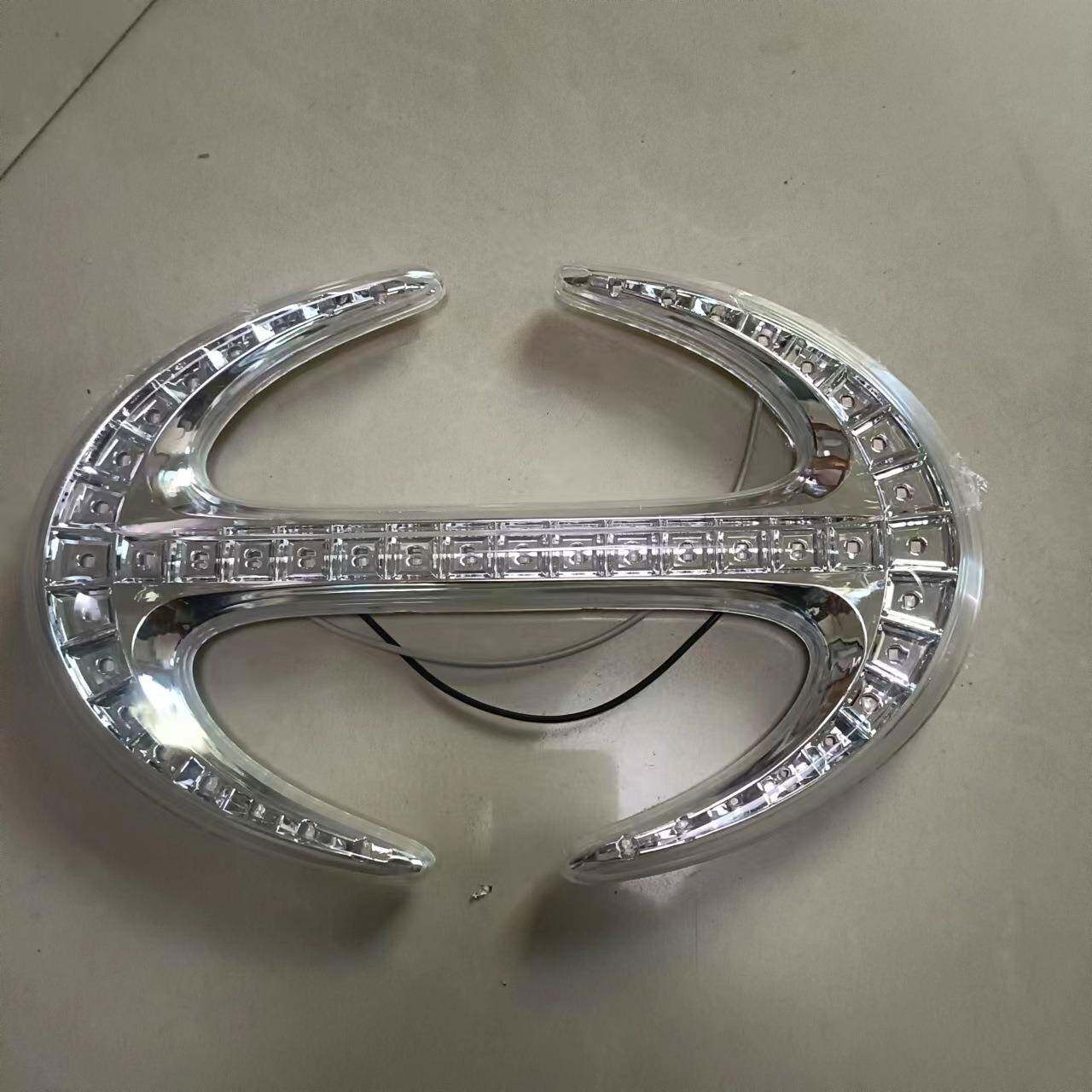 供应适用于改装HINO500日野500LED发光七彩标电镀中网标