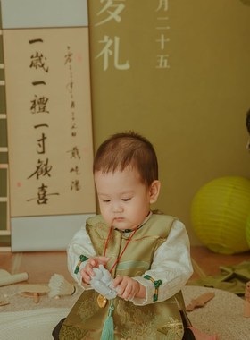一周岁生日宴礼服男宝中式气质小众绿色男孩抓周衣服唐装冠衣春夏
