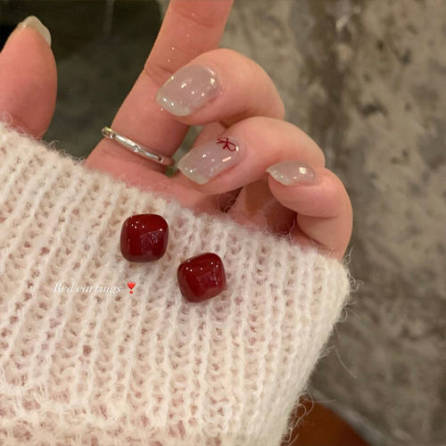 法式显白安可拉红气质几何方形女