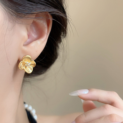 「鎏金鸢尾」纯银耳钉金色花朵