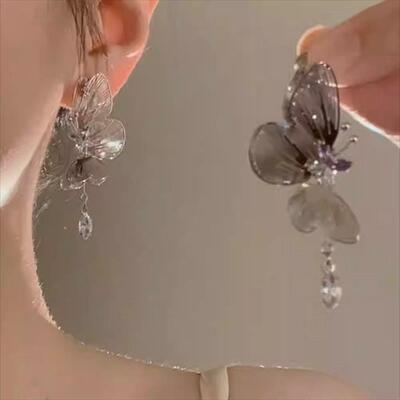 精致清冷感紫色锆石镂空蝴蝶耳环
