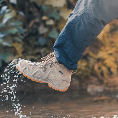 户外登山鞋雪山高帮专业防水防滑徒步鞋男女爬山鞋透气战术靴