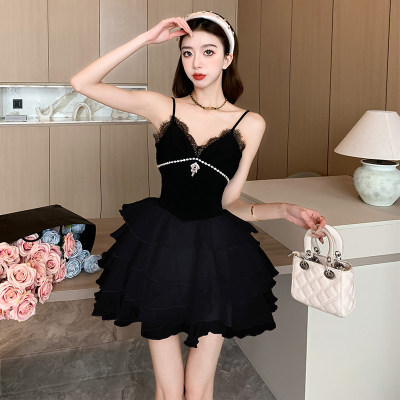 高级感蛋糕蓬蓬礼服公主裙女早春季富家千金小香风法式吊带连衣裙