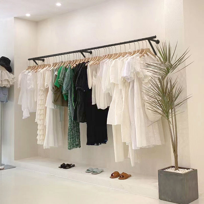 服装展示架哑光黑上墙挂衣架童装壁挂衣服陈列架时尚女装店货架子