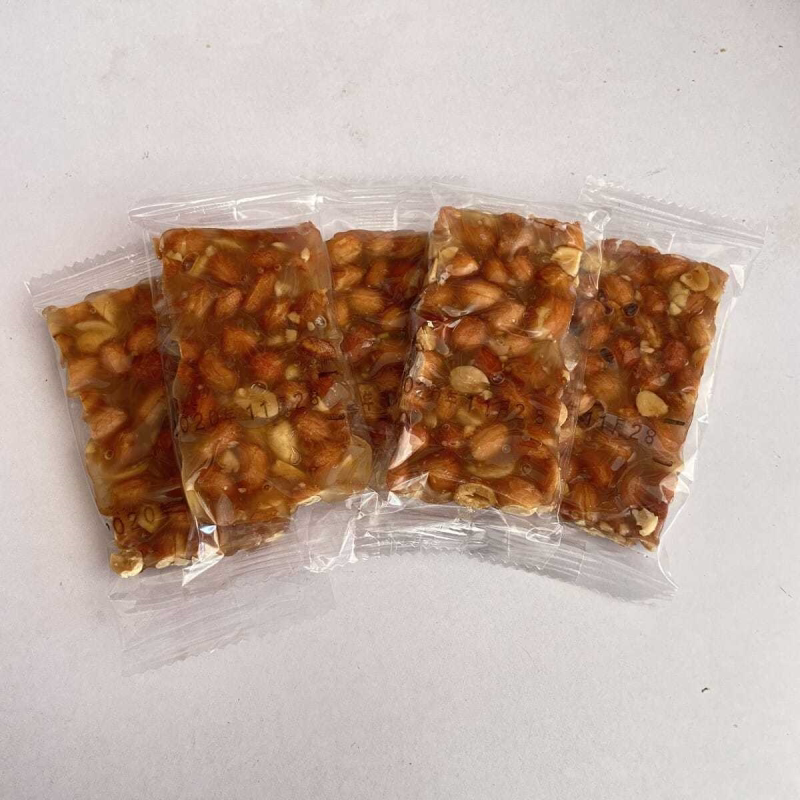 老式花生牛皮糖牛皮大王年货怀旧特色零食小吃麦芽软糖包装压片糖