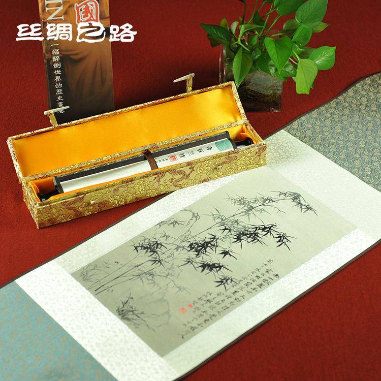 直销《奇石兰竹》丝绸画丝绸挂轴画丝绸风水画