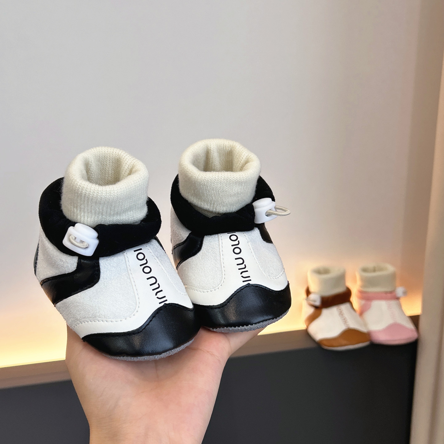 春秋季婴儿软底步前鞋袜