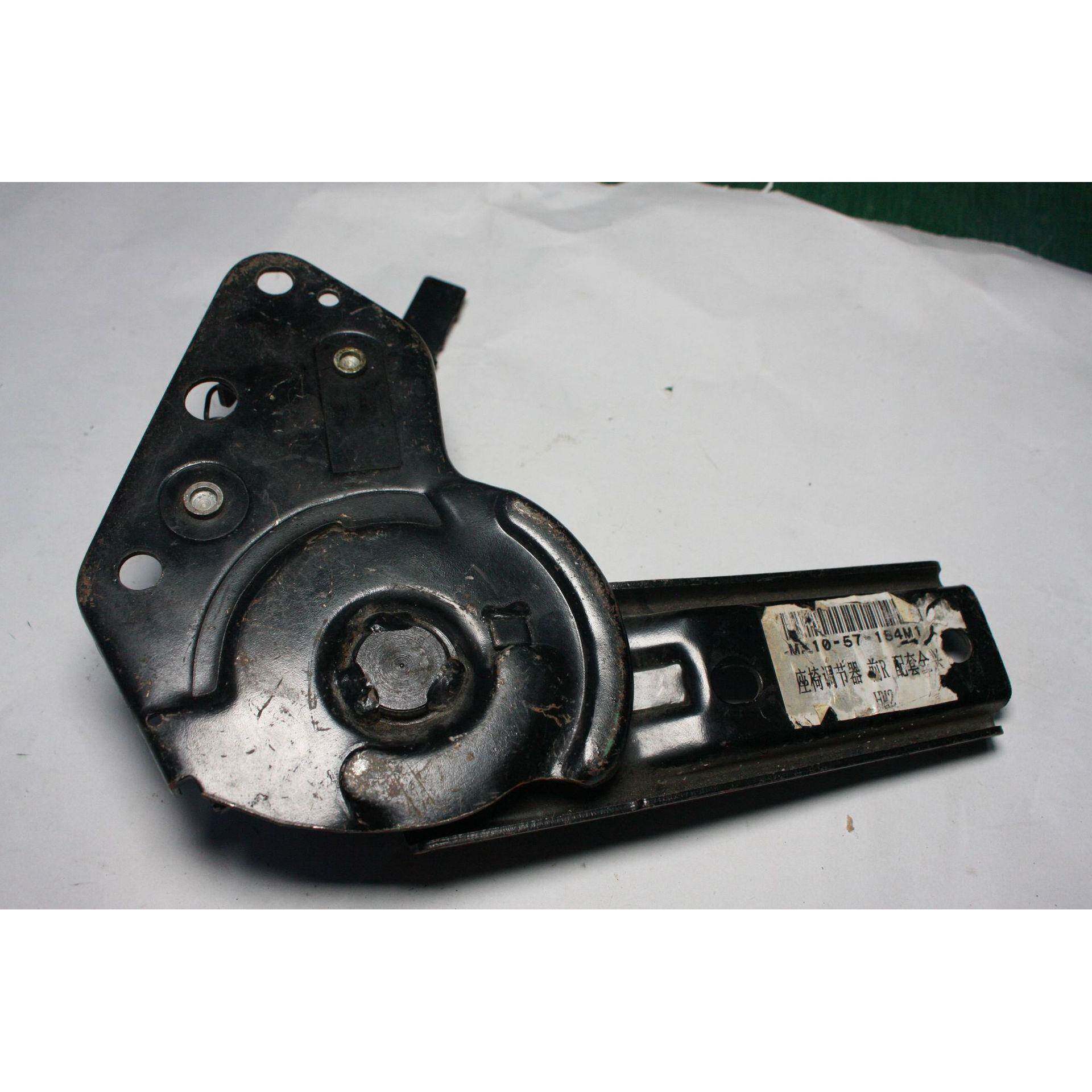 MA10-57-154M1适用于马自达HM2座椅调节器前R