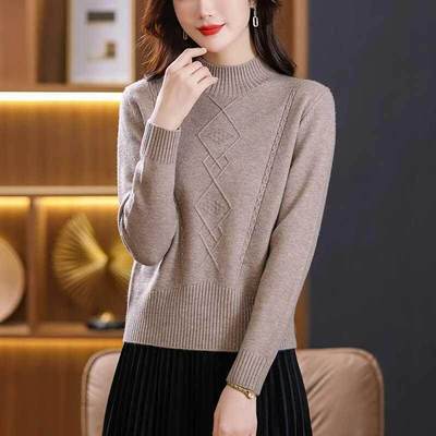 秋冬小个子短款毛衣女洋气内搭2025冬季新款妈妈半高领针织打底衫