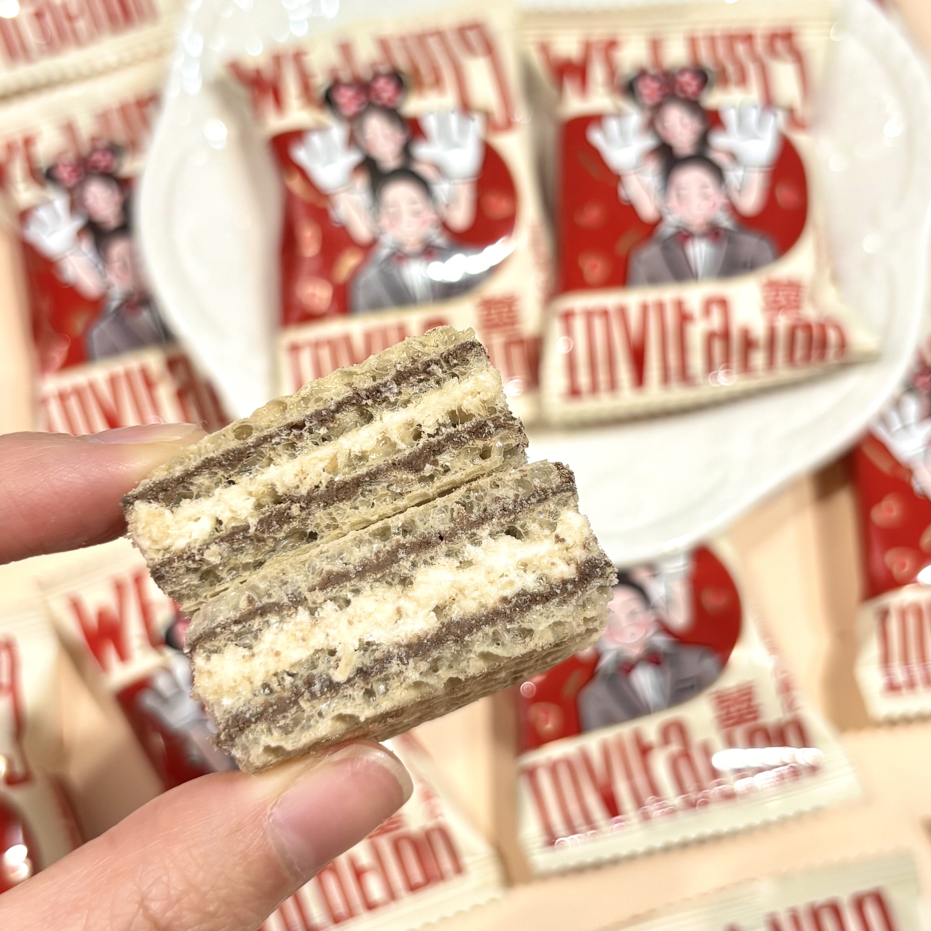 彩虹日记卡通夫妇五层夹心威化wedding婚礼婚庆喜饼喜糖果零食