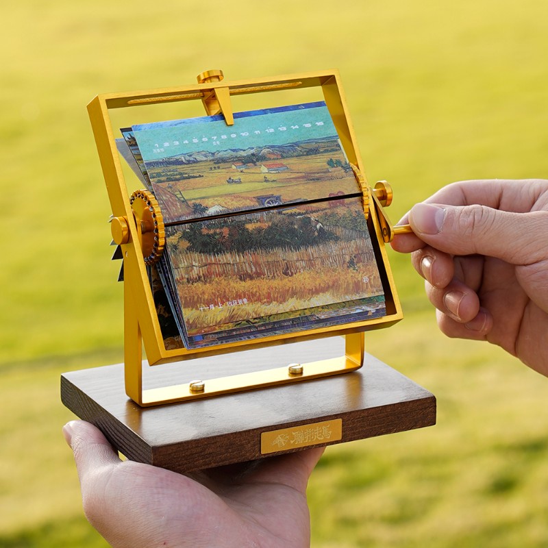 2022年日历联邦走马机械手摇台历送客户创意高级礼物油画风摆件