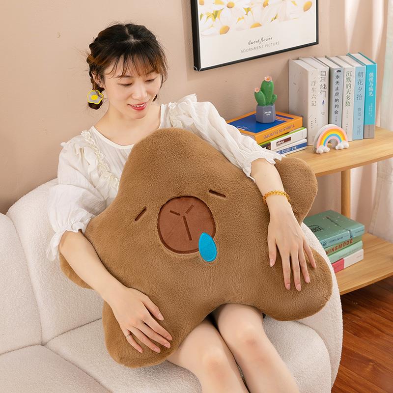 水豚卡皮巴拉靠垫抱枕五角星星玩偶沙发周边女款2024新款网红睡觉