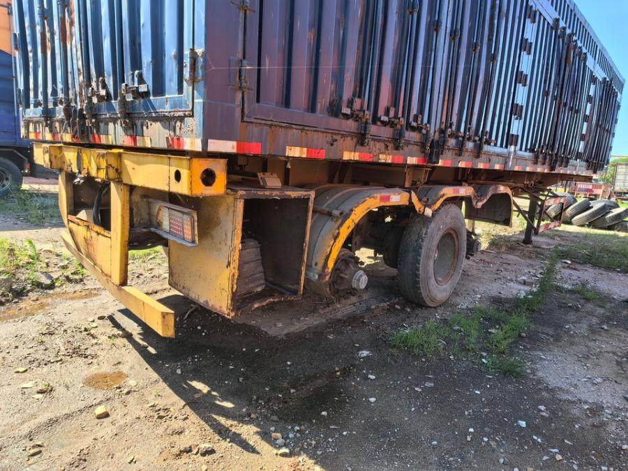 12月31日沈阳徐工牌G7牵引车整车备件1台及骨架挂车整车备件2台网络拍卖公告